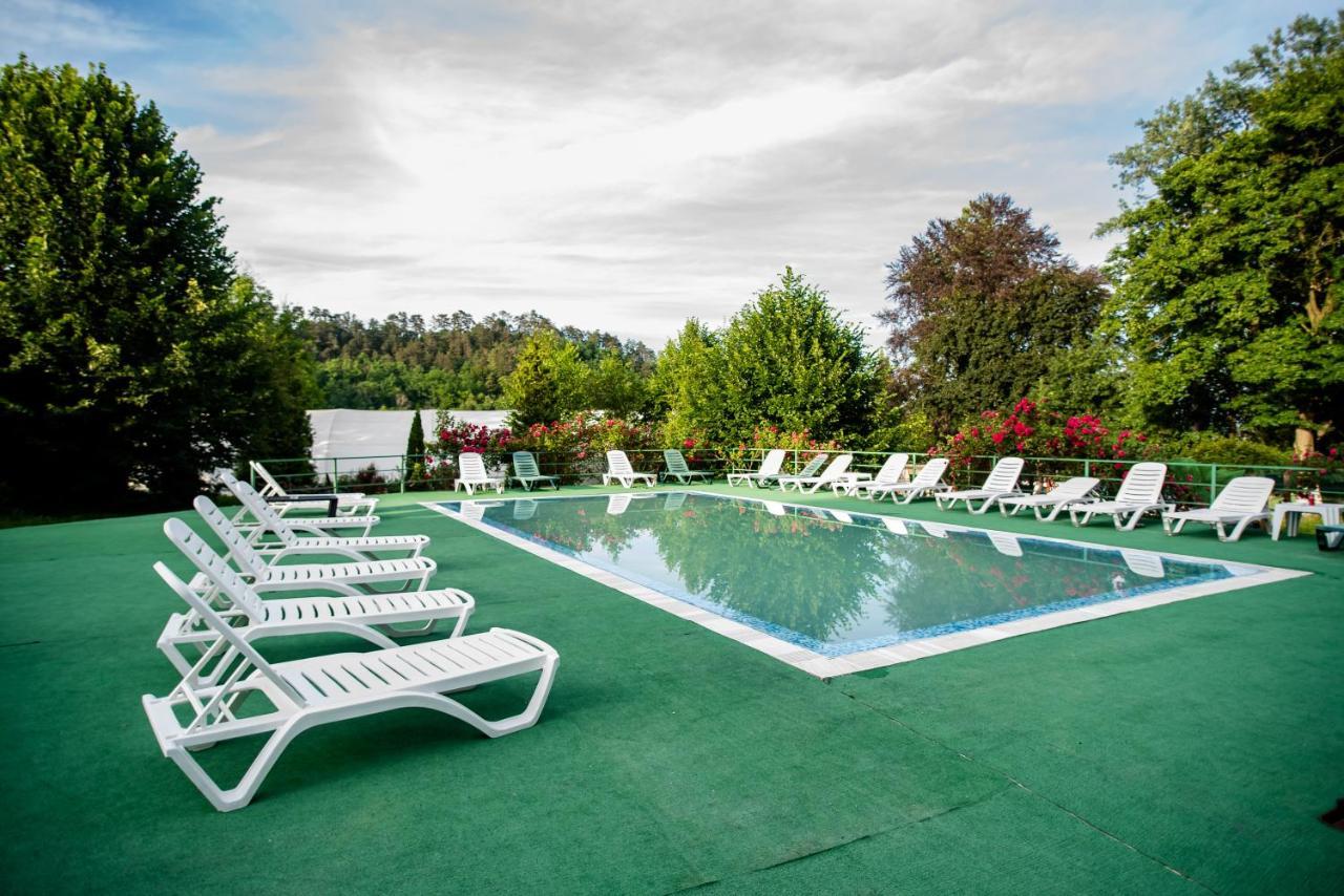 Hotel Marion Poiana Dumbraveni  エクステリア 写真