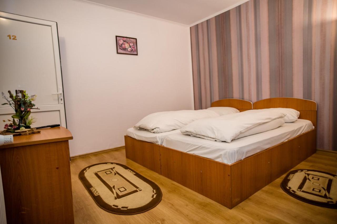 Hotel Marion Poiana Dumbraveni  エクステリア 写真