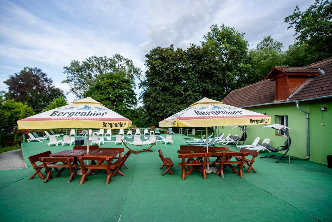 Hotel Marion Poiana Dumbraveni  エクステリア 写真