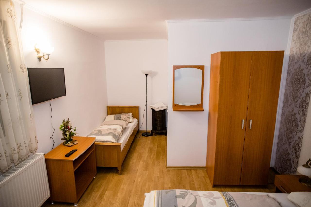 Hotel Marion Poiana Dumbraveni  エクステリア 写真
