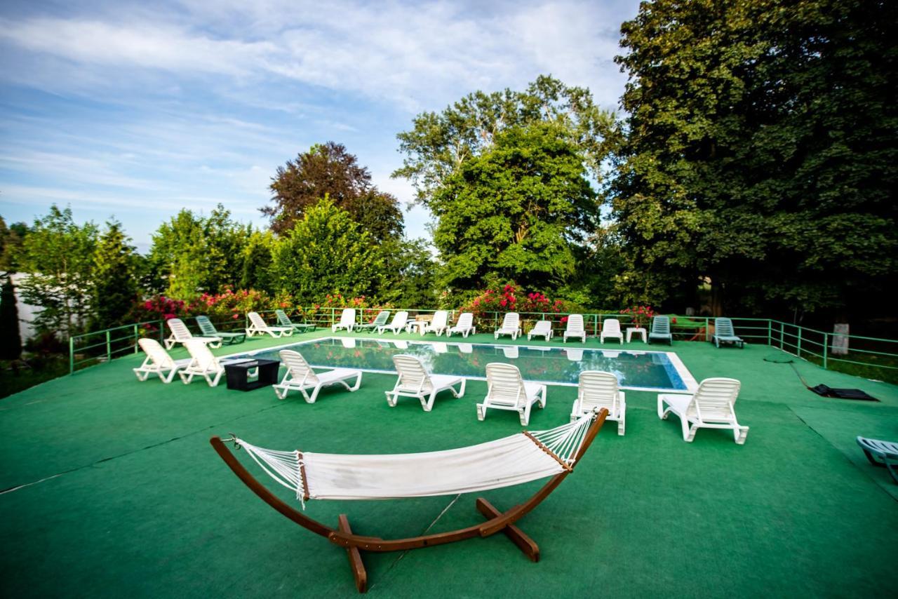 Hotel Marion Poiana Dumbraveni  エクステリア 写真